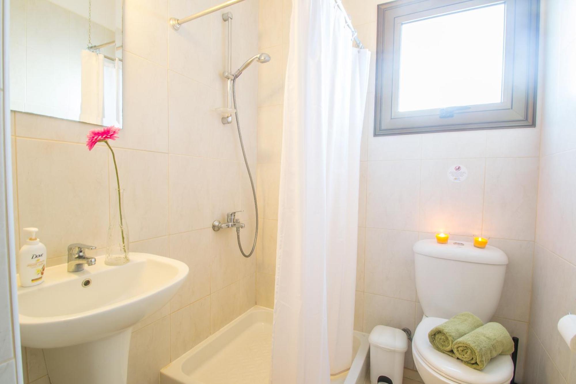 Rada'S Vacation Home Ayia Napa Esterno foto