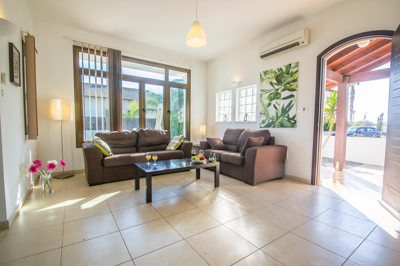 Rada'S Vacation Home Ayia Napa Esterno foto