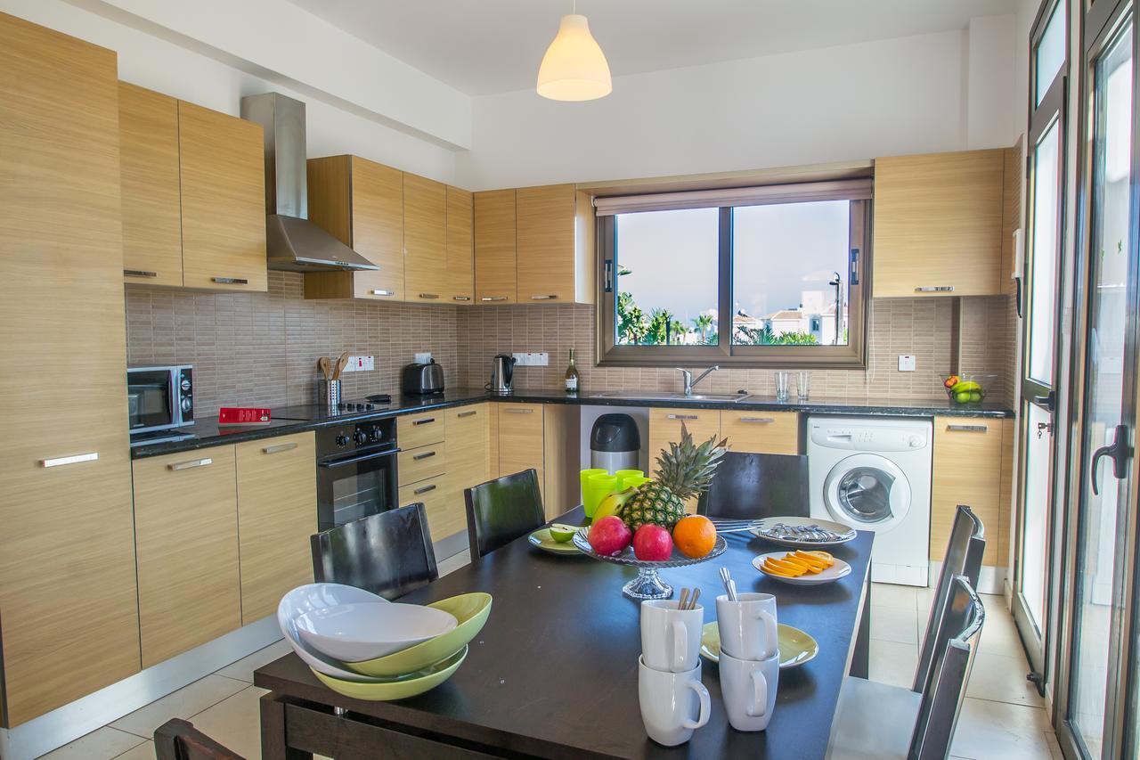 Rada'S Vacation Home Ayia Napa Esterno foto